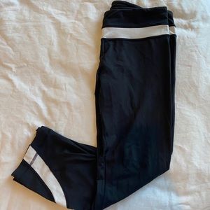 Lululemon Inspire Crop II Black/White